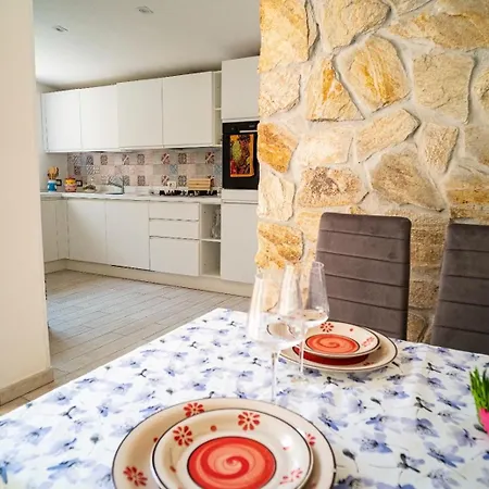 Appartamento Pinetahome Relax E Comfort